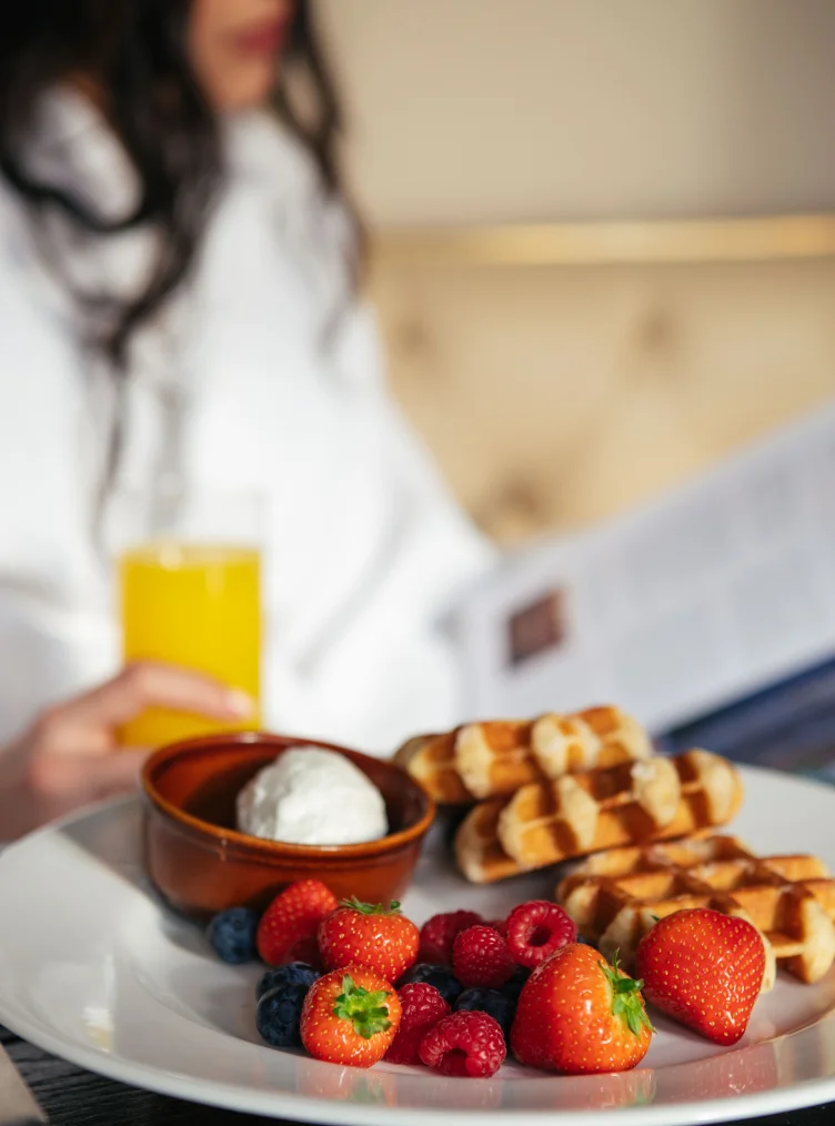 In-Room Dining 4